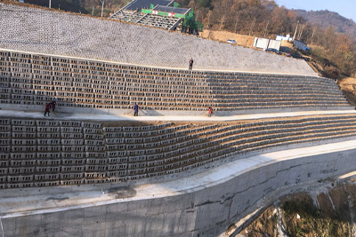 金寨县斑竹园镇高速下道口与大别山旅游快速通道交叉路口水毁深沟治理工程